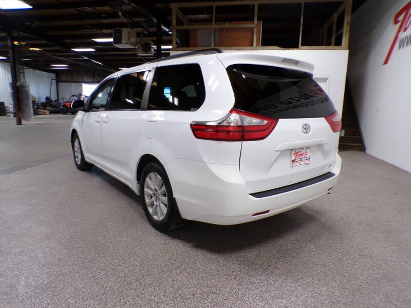2015 Toyota Sienna LE 7-Passenger