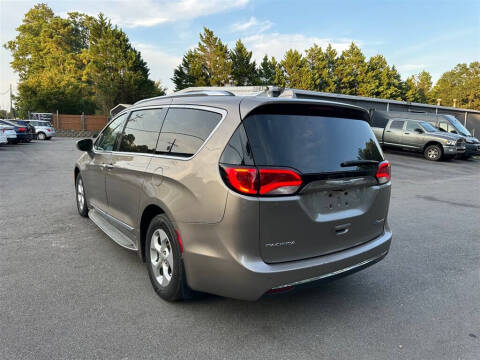 2018 Chrysler Pacifica Touring L