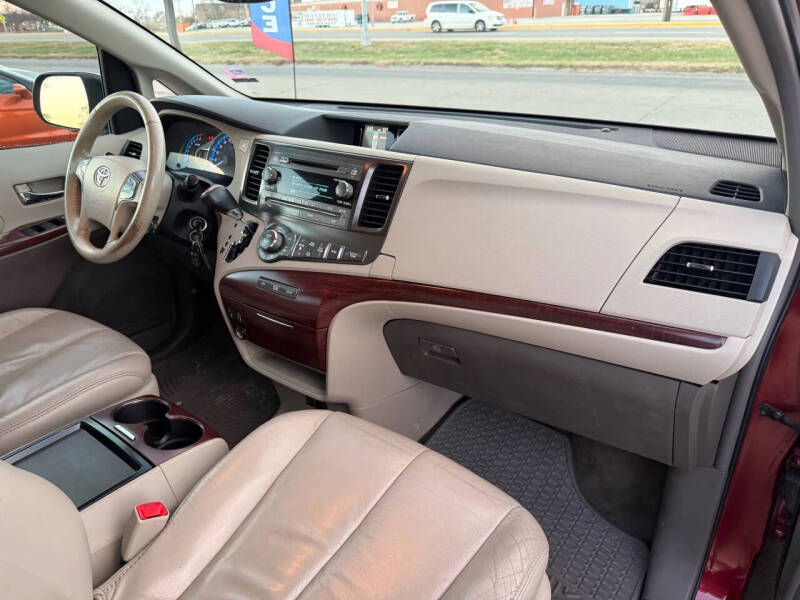 2011 Toyota Sienna Limited 7-Passenger