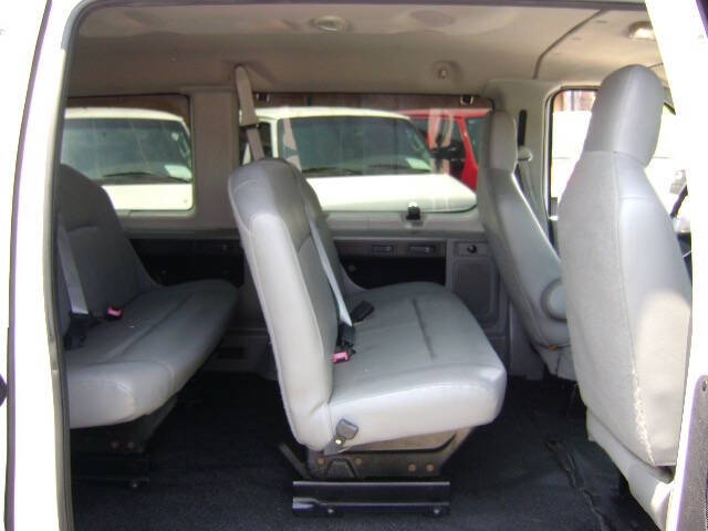 2009 Ford E-Series E-150 XL