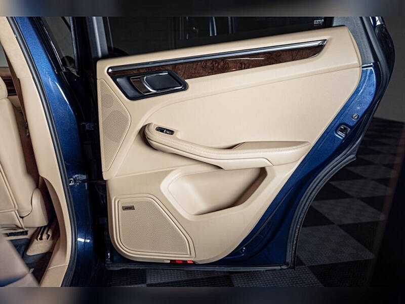 2015 Porsche Macan S