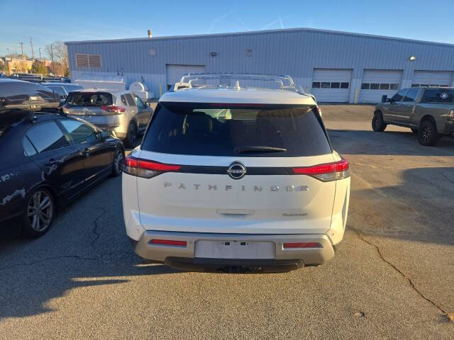 2024 Nissan Pathfinder Platinum