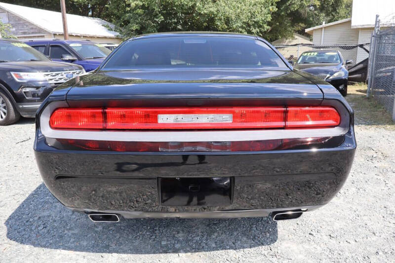 2014 Dodge Challenger SXT