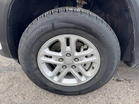 2024 Jeep Grand Cherokee Laredo