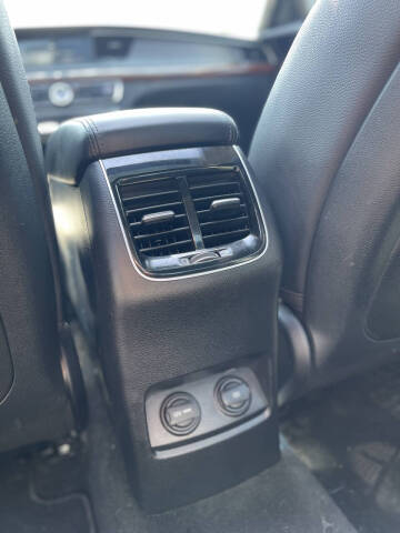 2017 Kia Cadenza Premium