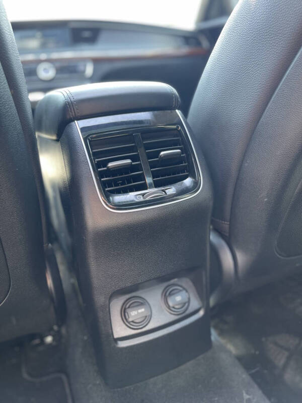 2017 Kia Cadenza Premium