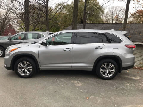 2016 Toyota Highlander for sale at MICHAEL MOTORS in Farmington ME