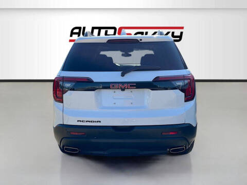 2023 GMC Acadia SLT