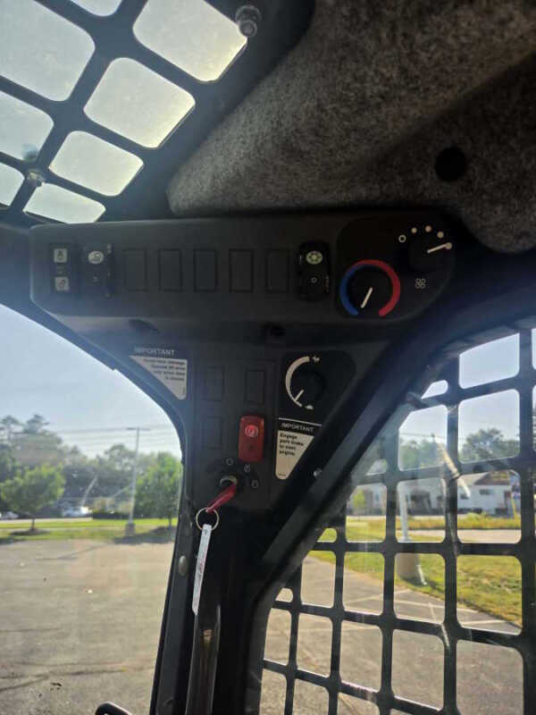 2019 John  Deere 318G
