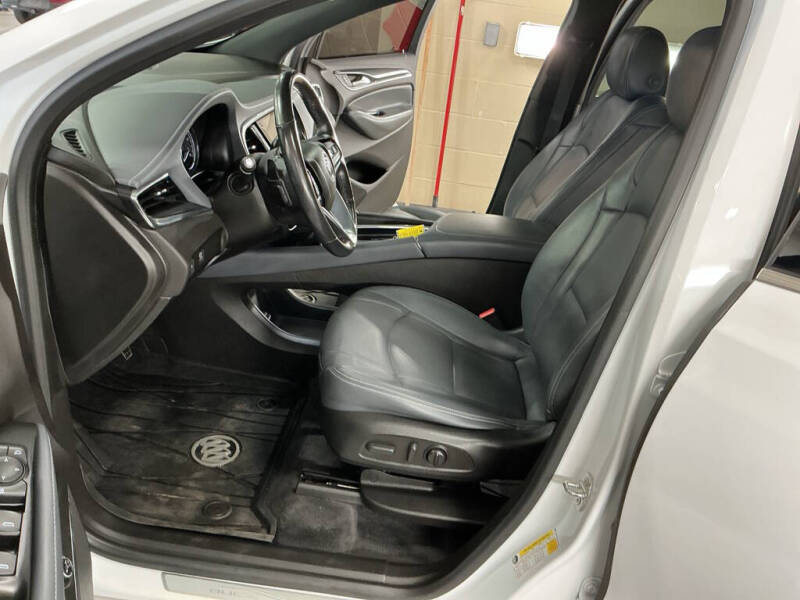 2022 Buick Enclave Essence