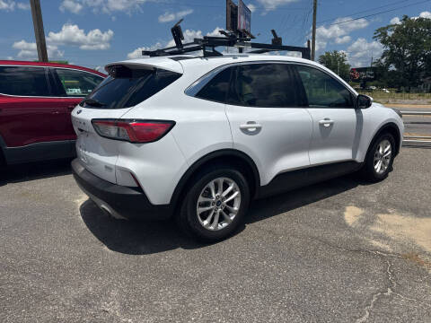 2020 Ford Escape SE