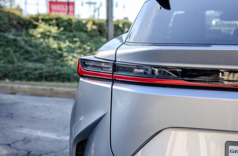 2023 Lexus RZ 450e Luxury