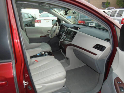 2011 Toyota Sienna XLE 8-Passenger