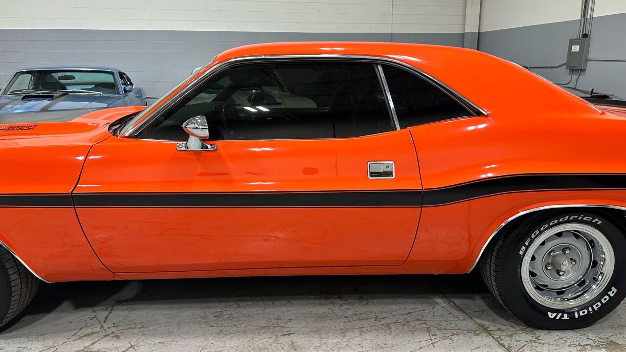 1972 Dodge Challenger 18