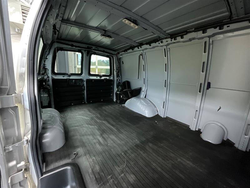 2024 Chevrolet Express 2500