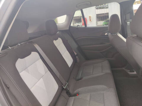 2025 Chevrolet Trax LS