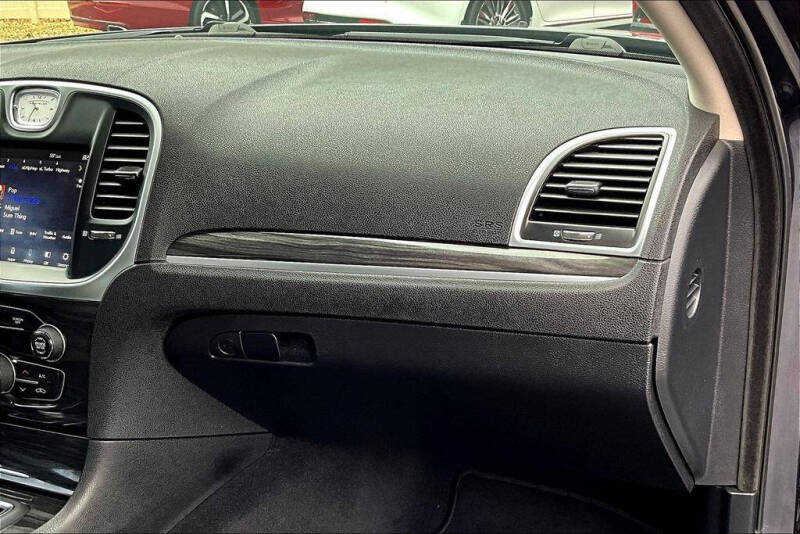 2019 Chrysler 300 Touring