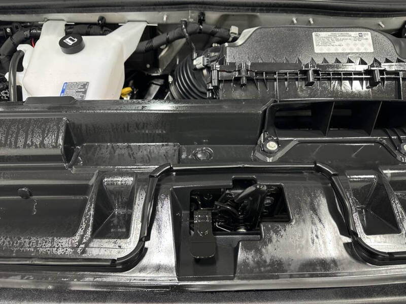 2025 Chevrolet Express LT 3500