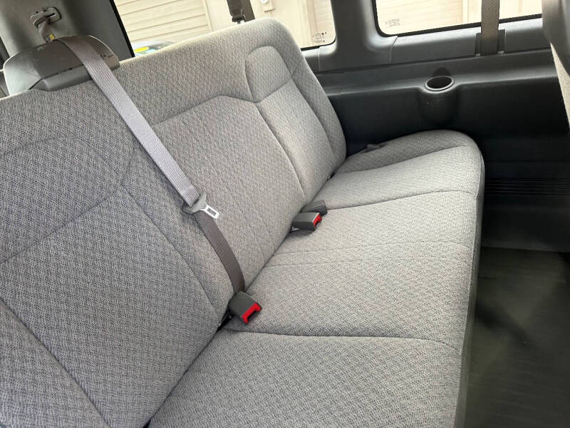 2017 Chevrolet Express LS 2500