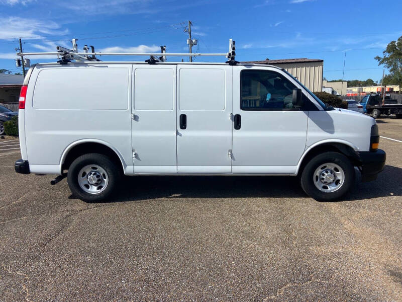 2023 Chevrolet Express 2500