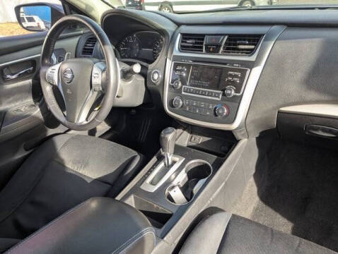 2016 Nissan Altima 2.5 SR