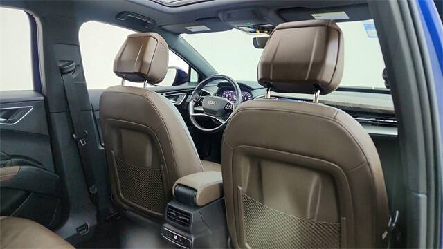 2024 Audi Q4 e-tron quattro Premium Plus 50