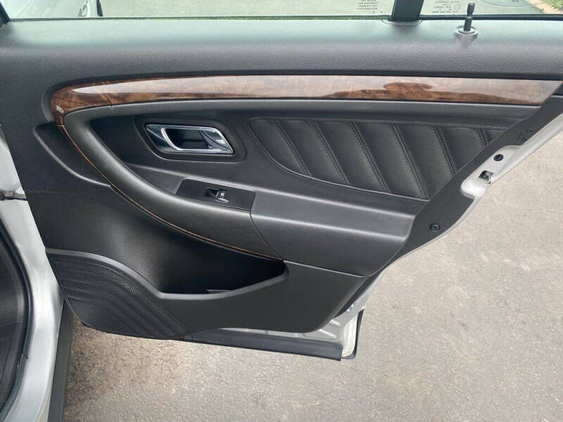 2018 Ford Taurus Limited