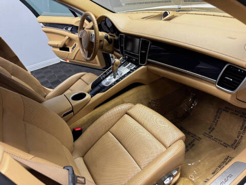 2015 Porsche Panamera 4