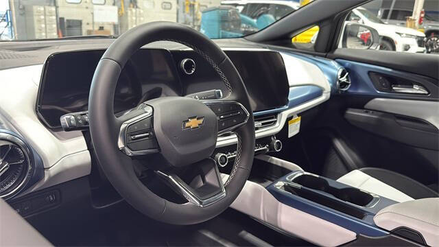 2026 Chevrolet Equinox EV LT 2