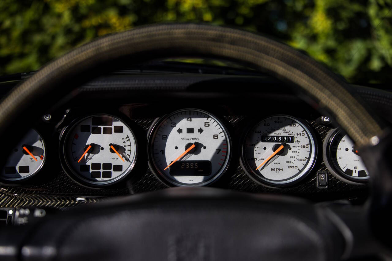 1997 Porsche 911 23