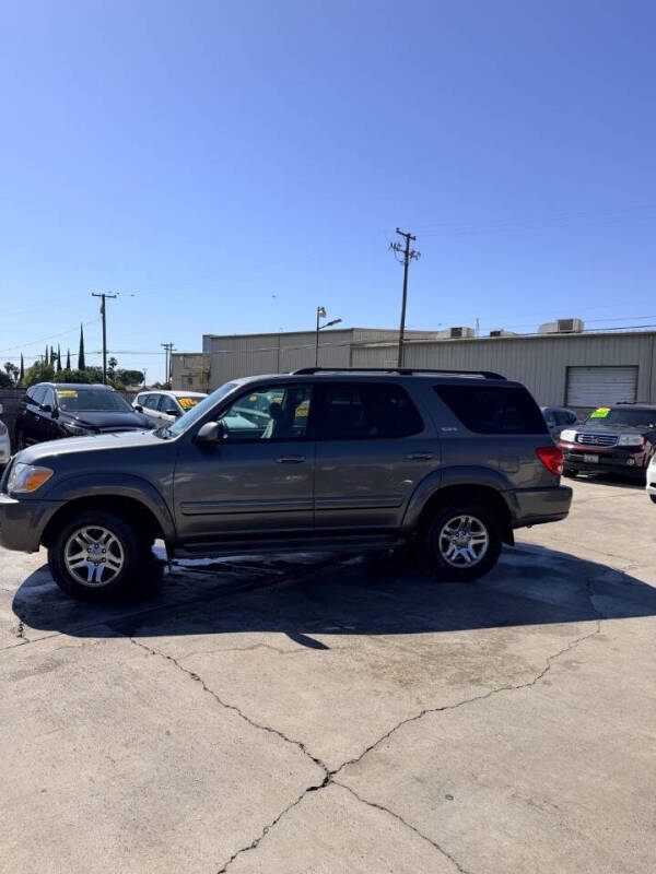 2005 Toyota Sequoia SR5