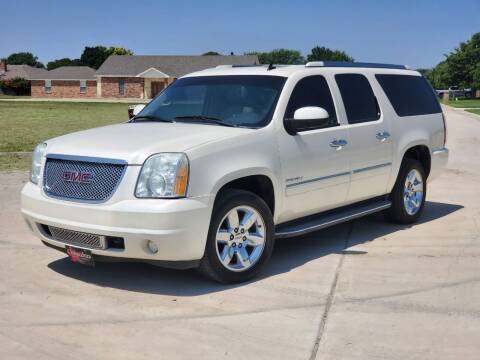 2013 GMC Yukon XL for sale at Chihuahua Auto Sales in Perryton TX