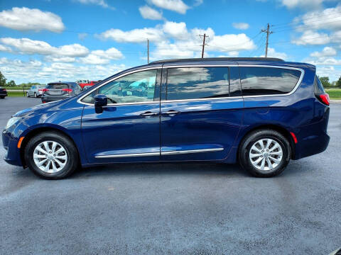 2017 Chrysler Pacifica Touring-L