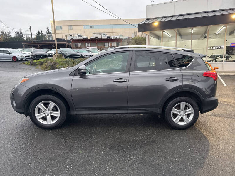 Used 2013 Toyota RAV4 XLE with VIN 2T3RFREV4DW102255 for sale in Edmonds, WA