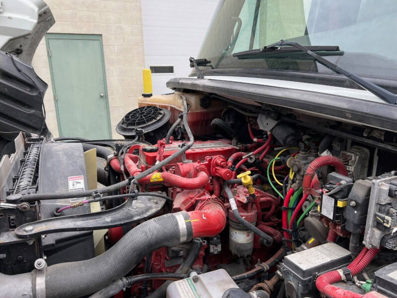 2018 Freightliner M2 106