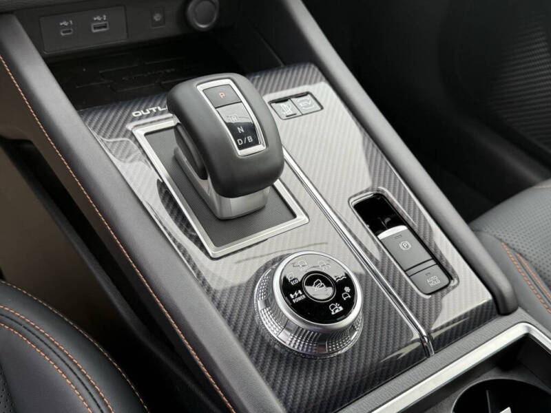 2025 Mitsubishi Outlander PHEV