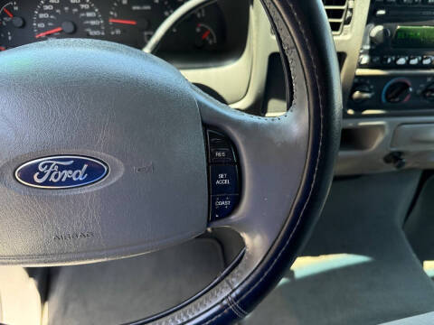 2004 Ford Excursion XLT