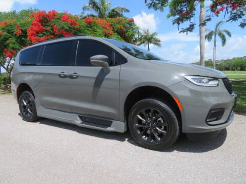 2021 Chrysler Pacifica Touring
