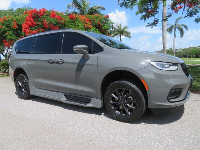 2021 Chrysler Pacifica Touring