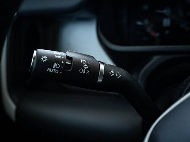 2025 Land Rover Defender 110 P500 X-Dynamic SE