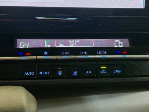 2023 Toyota Sienna LE 8-Passenger