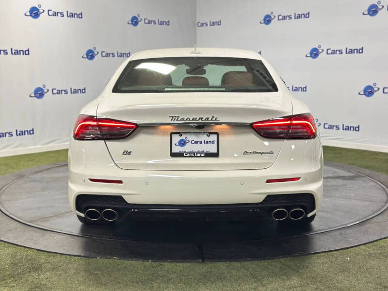 2022 Maserati Quattroporte Modena Q4