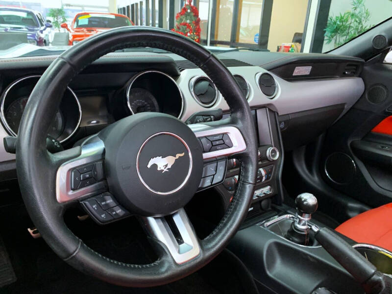 2017 Ford Mustang EcoBoost Premium