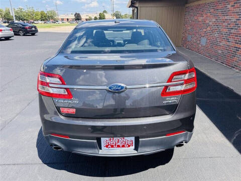 2015 Ford Taurus SEL