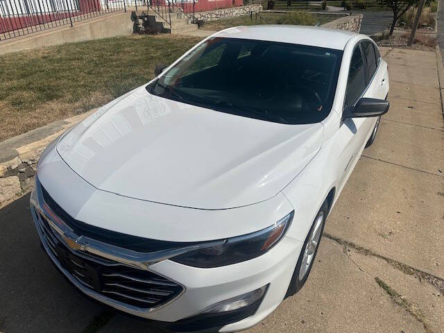 2019 Chevrolet Malibu 1FL photo 2