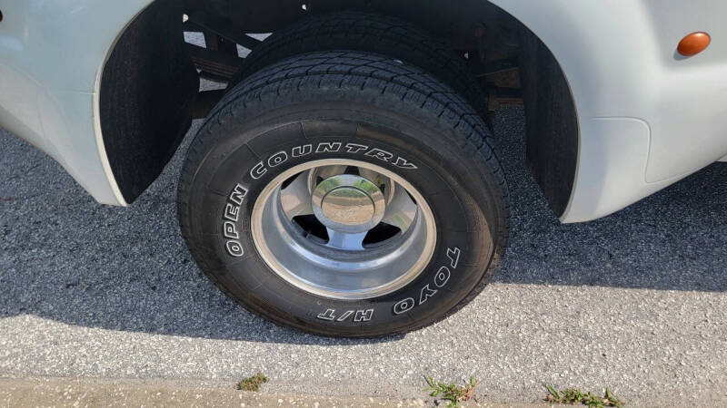 2002 Ford F-350 Super Duty Lariat