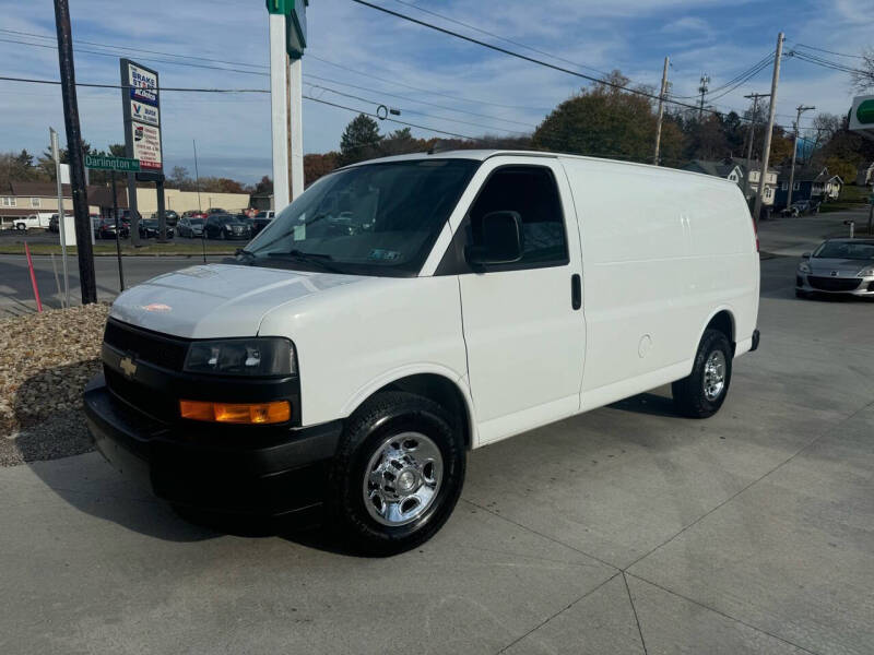 2018 Chevrolet Express Cargo Work Van photo 2