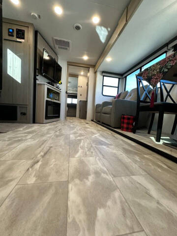 2024 Dutchmen Kodiak 2921FKDS