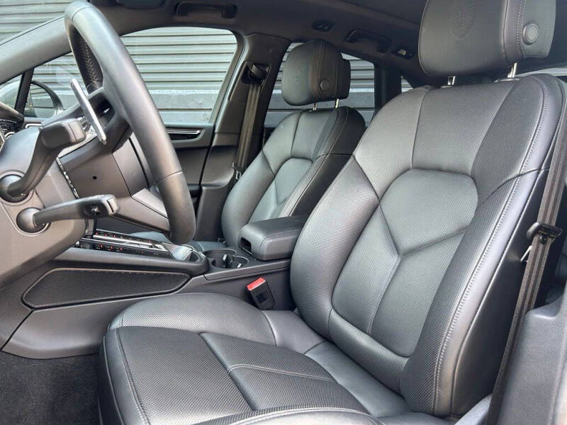 2026 Porsche Macan T