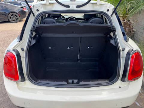 2017 MINI Hardtop 4 Door Cooper